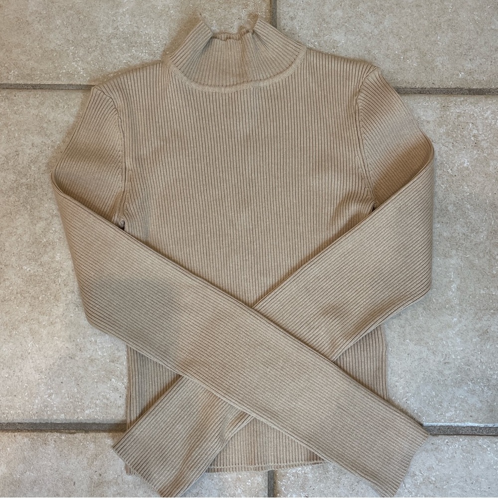 H&M ribbed long sleeve turtleneck shirt